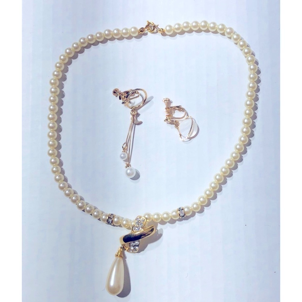 Vintage Pearl Necklace and Earrings Set Gold Tone